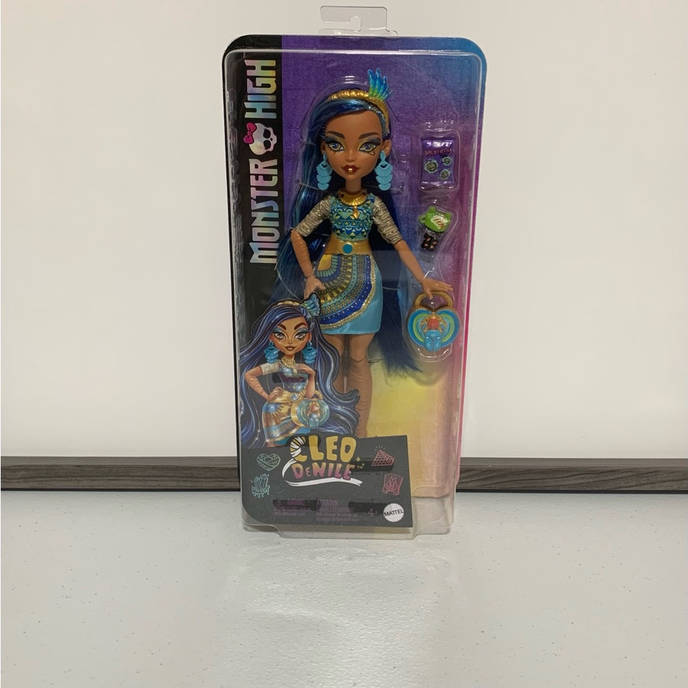 Monster High®: Cleo De Nile™ Day Out Doll with Accessories-New